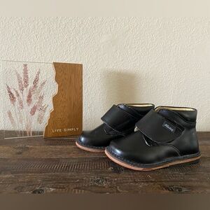 New black Mexican leather shoes